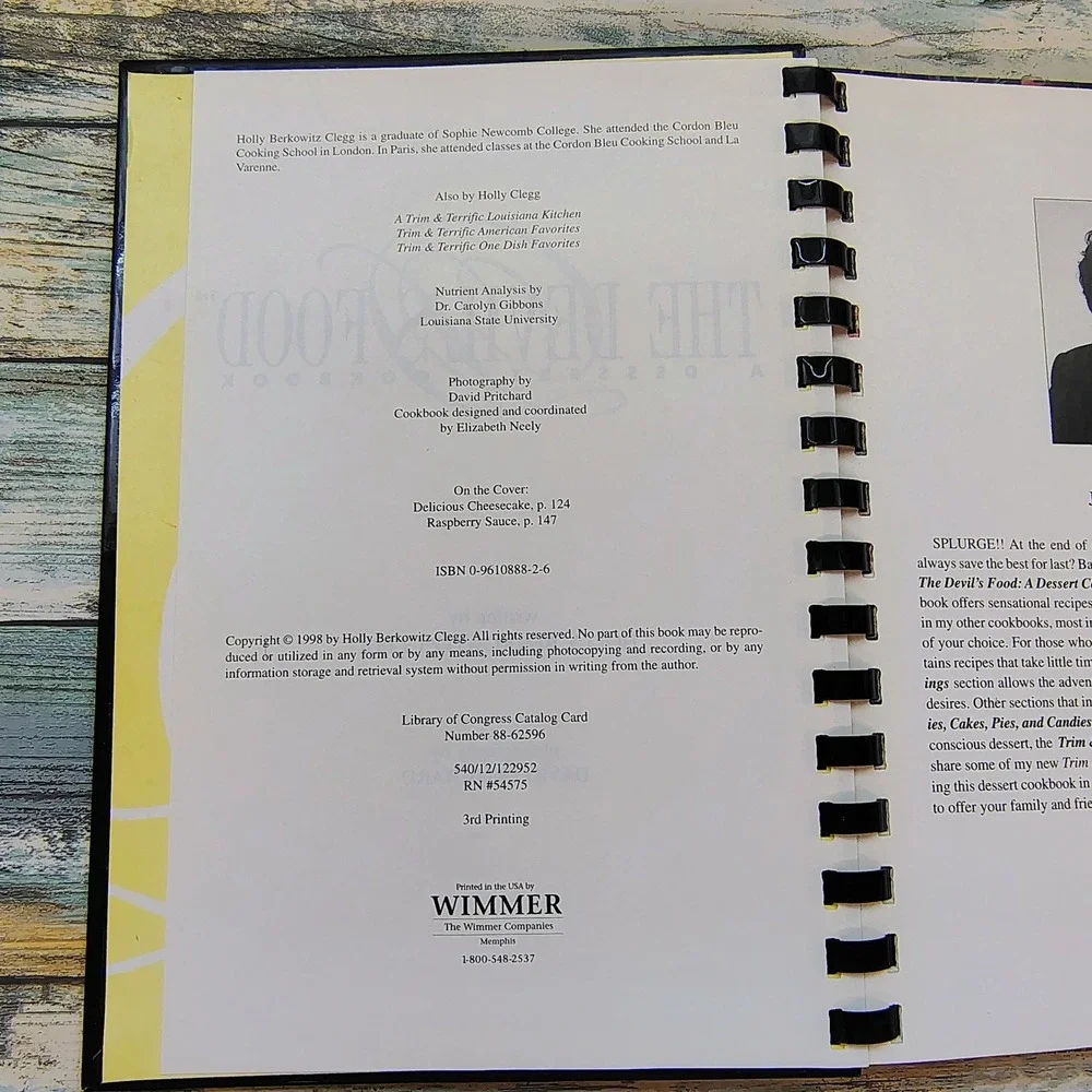 The Devil's Food Dessert Cookbook by Holly Berkowitz‎ Clegg Comb Spiral *VG*
